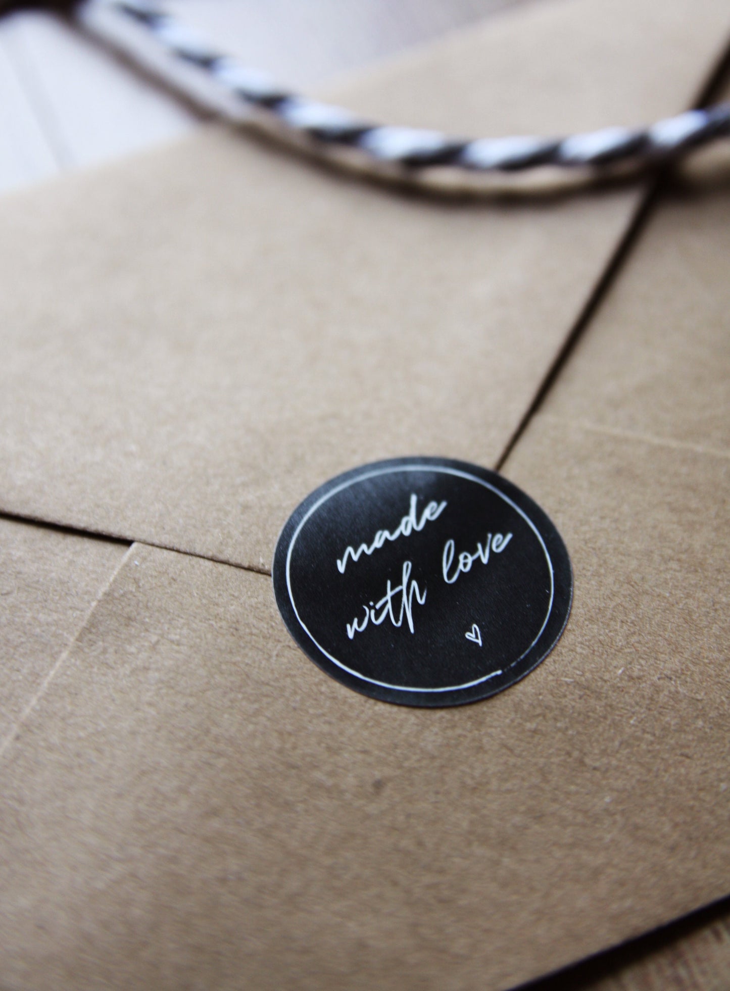 Aufkleber "made with love" - Black Heart - Ø3 cm