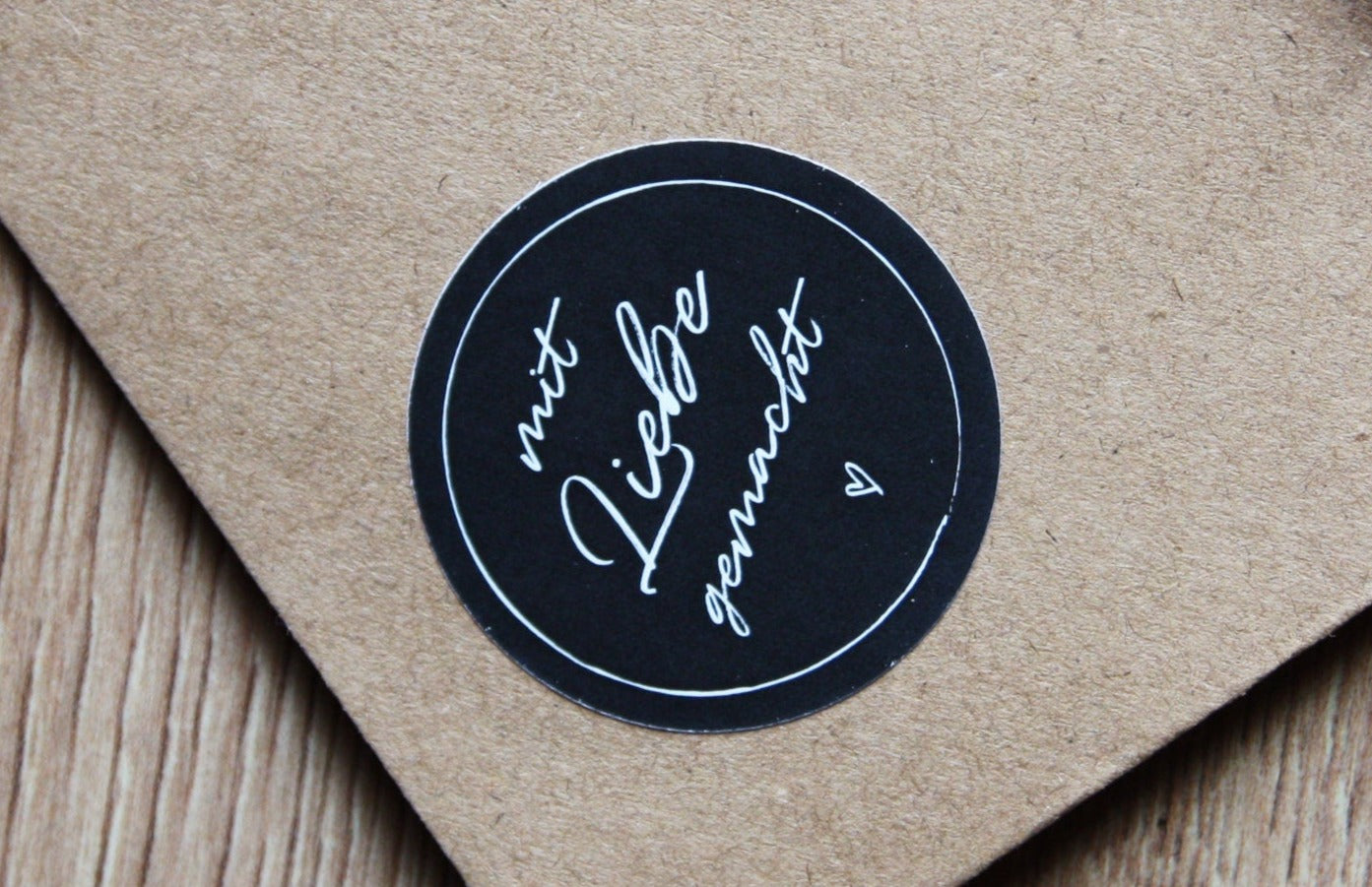 Aufkleber "mit Liebe gemacht" - Black Heart - Ø4 cm